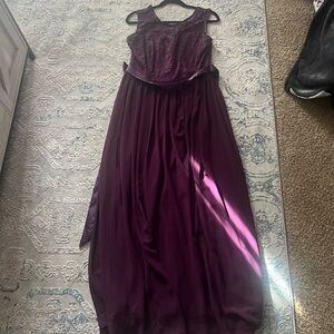 Elegant Purple Sleeveless Gown